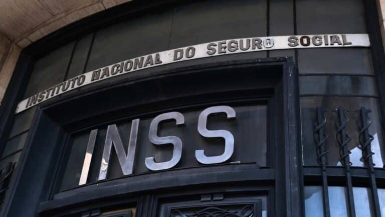 Uma imagem que ilustra a fachada do INSS.